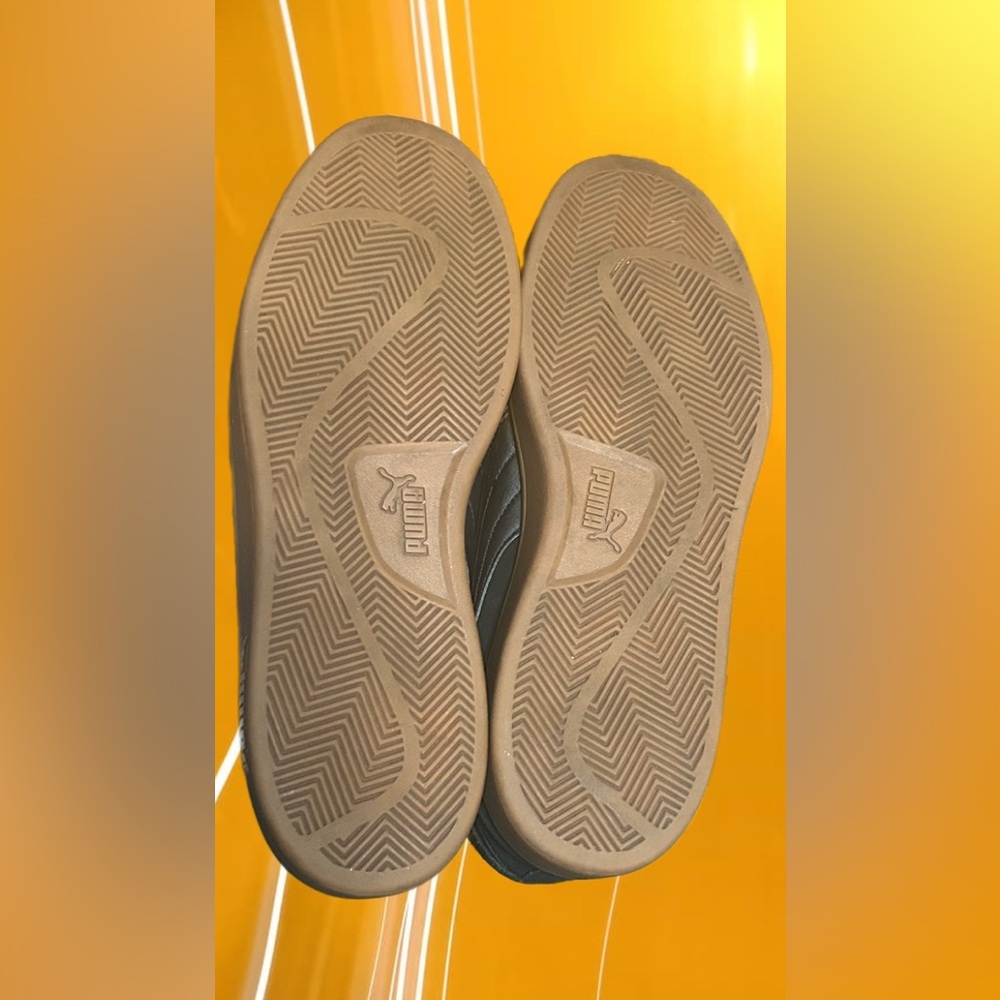 EUC PUMA Smash V2 Black Gum Sneakers - Men’s Size 12, Sleek & Stylish - Picture 6 of 6